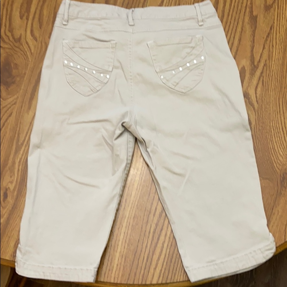 Capris - Picture 2 of 6